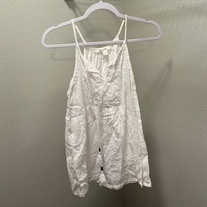 Light weight white tank size M